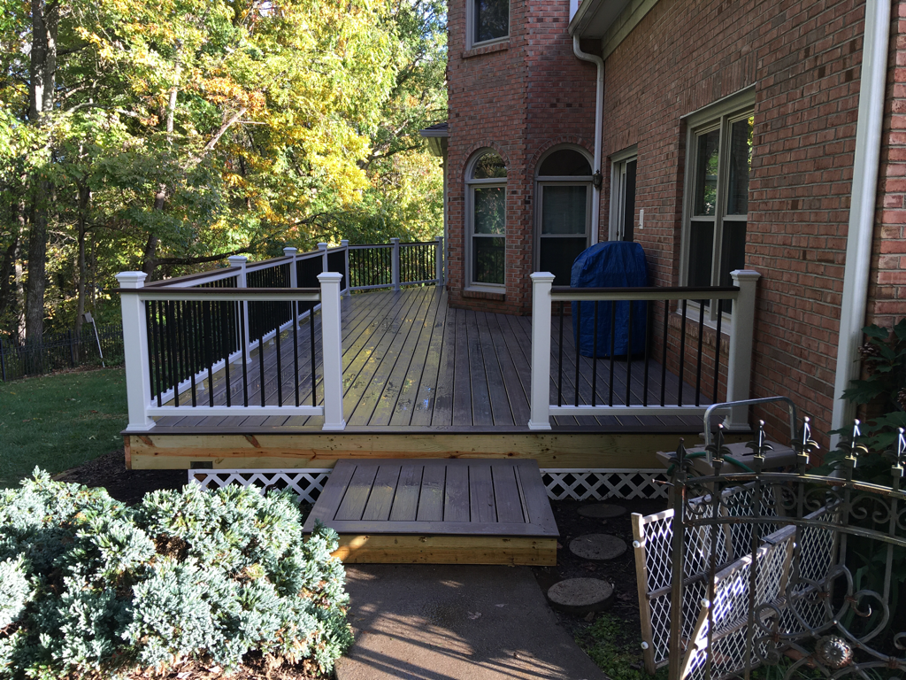 Decks & Screened-in Porches in Greeneville, TN and the surrounding cities of Morristown, Jefferson City, Johnson City, and Kingsport